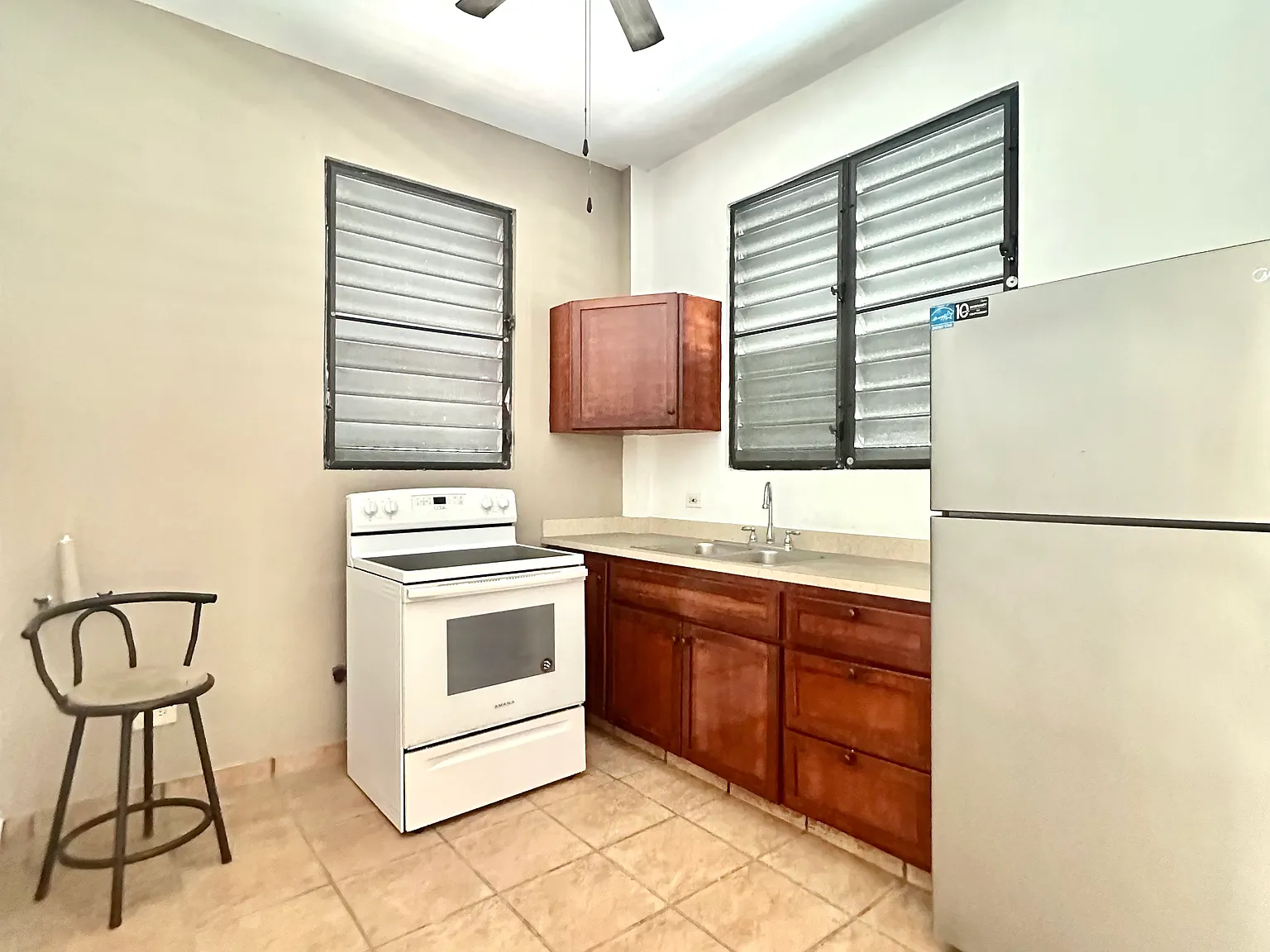752 Avelino Vicente — Photo 2