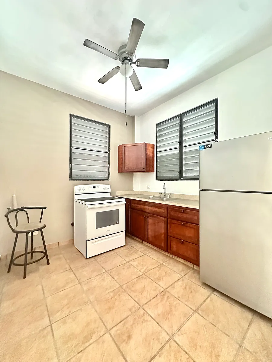 Building Photo - 752 Avelino Vicente #1