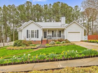 405 Noonday Ct, Holly Springs, NC 27540