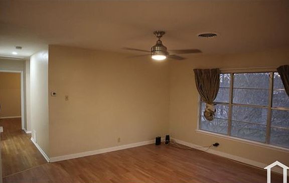 4th image of 3818 Anton Dr