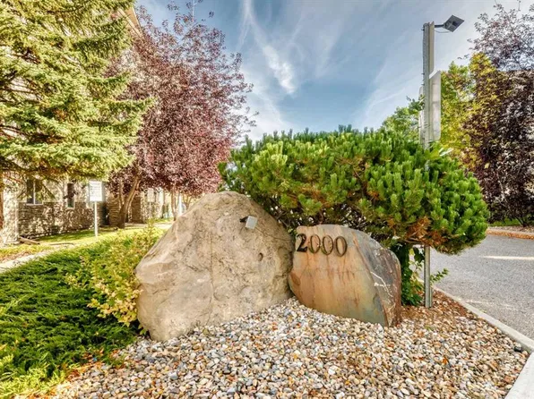 2000 S Somervale Ct SW #217, Calgary, AB T2Y 4J1