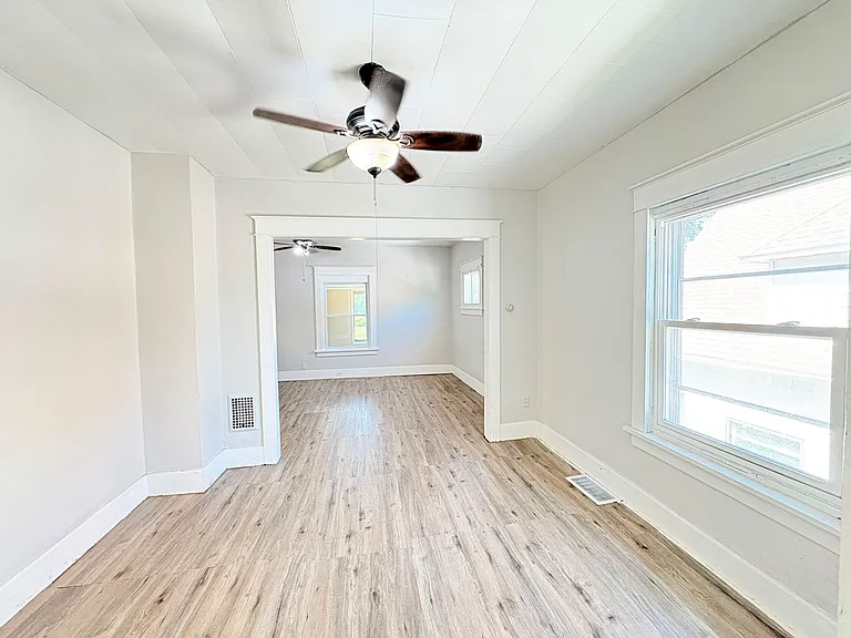 2722 N Erie St #2 — Photo 5