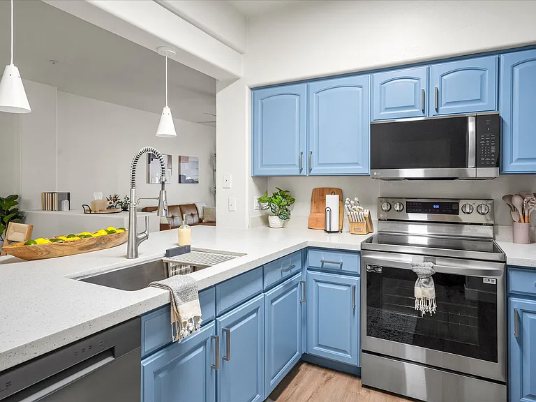 525 N Miller Rd #102 — Photo 4