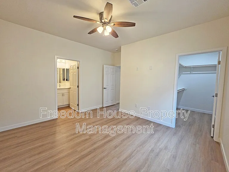 1701 Sycamore Ave #A — Photo 27