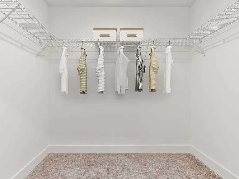 Lirio at Rafina - Closet
