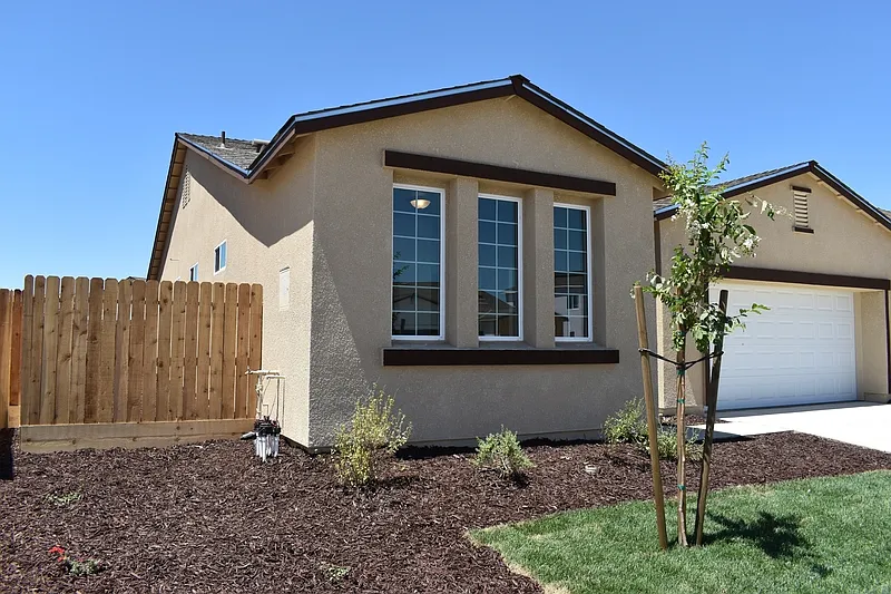 4 bed, 3.0 bath, 1750 sqft, $2,400 — Photo 3