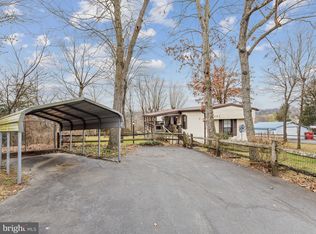 148 Parry Dr, Falling Waters, WV 25419