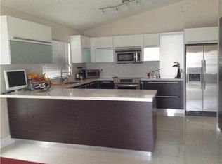 16572 NW 6th St, Pembroke Pines, FL 33028