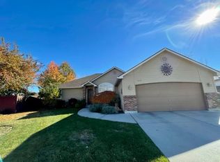 2448 N Stone Pl, Meridian, ID 83646