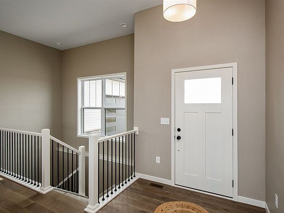 4th image of 1811 Green Oak Ct