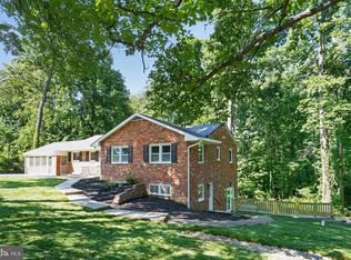 5940 Saint John Dr, Alexandria, VA 22310