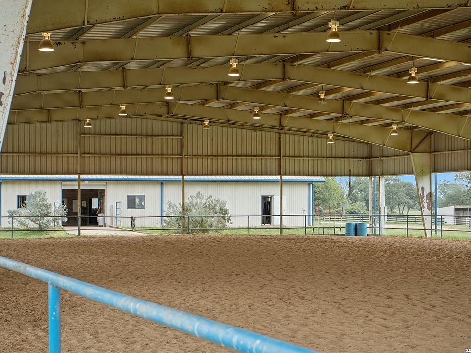 1st image of 1025 Horse Lane