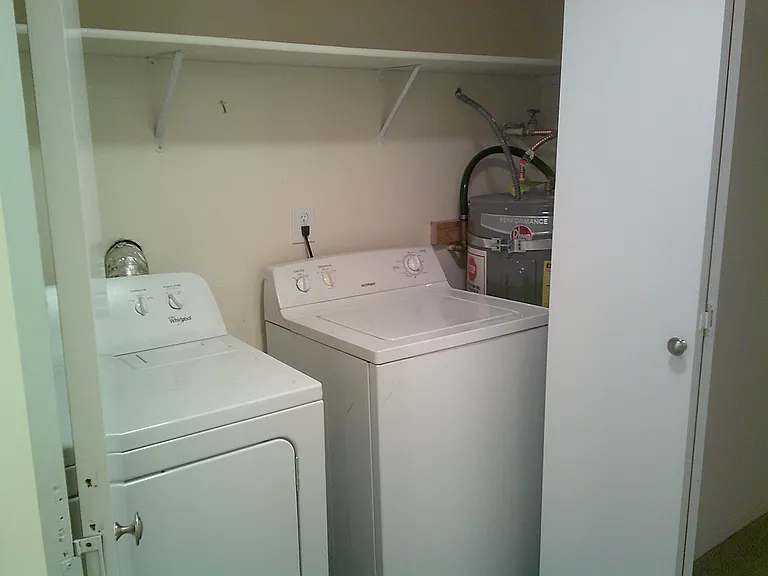 Poplar Lane Apartments — Photo 78