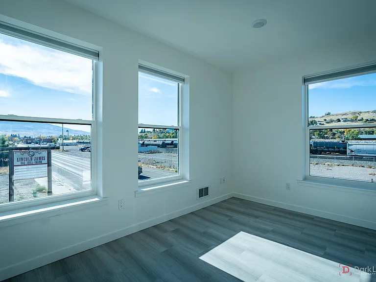 130 N F St #13 — Photo 4