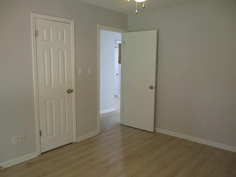 1906 Castle Gate Cir — Photo 20