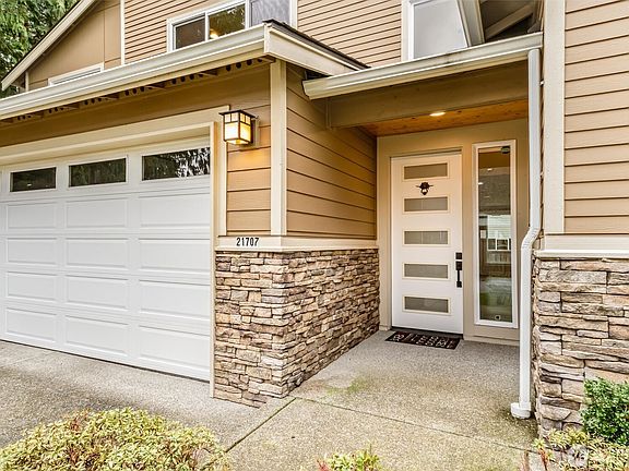 3rd image of 21707 2nd Avenue SE