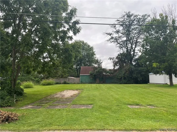 3rd St #44, Hamburg, NY 14075