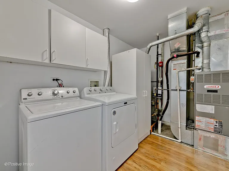 121 Commons Ct — Photo 28