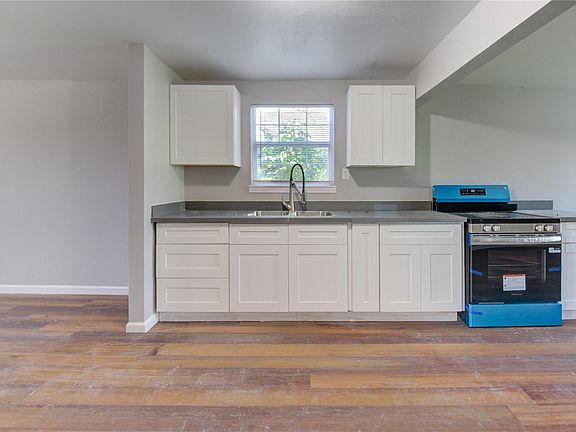 3rd image of 7957 Ritz St