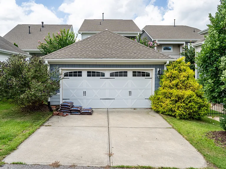 101 Salt Cedar Ln — Photo 32