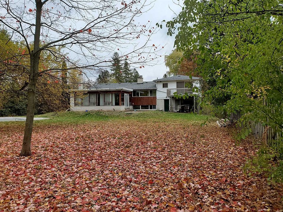 2nd image of 12 Sprucewood Dr