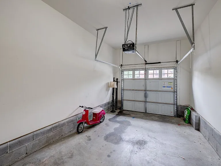 206 Bixby Private Ln — Photo 19