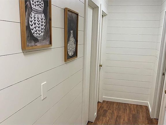 Hallway (now has new floor) 