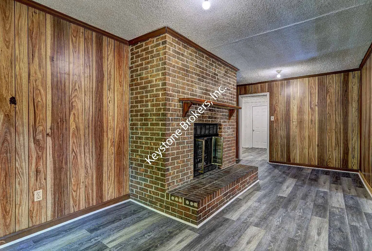 3 bed, 2.0 bath, 1645 sqft, $1,025 — Photo 3
