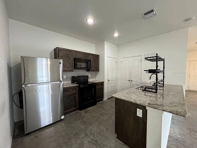 6115 Amelia Earhart Blvd — Photo 7