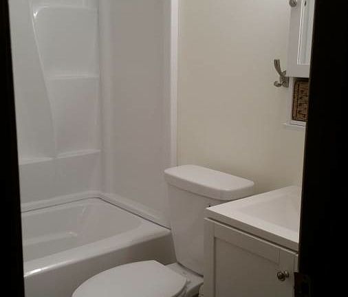 Newly renovated full bath