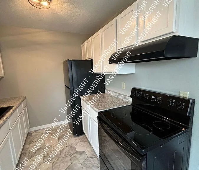 215 N Lincoln St #7 — Photo 2