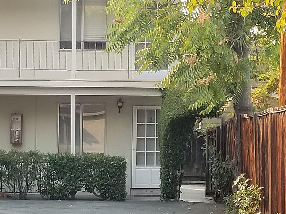 3rd image of 722 Mariposa Ave #2
