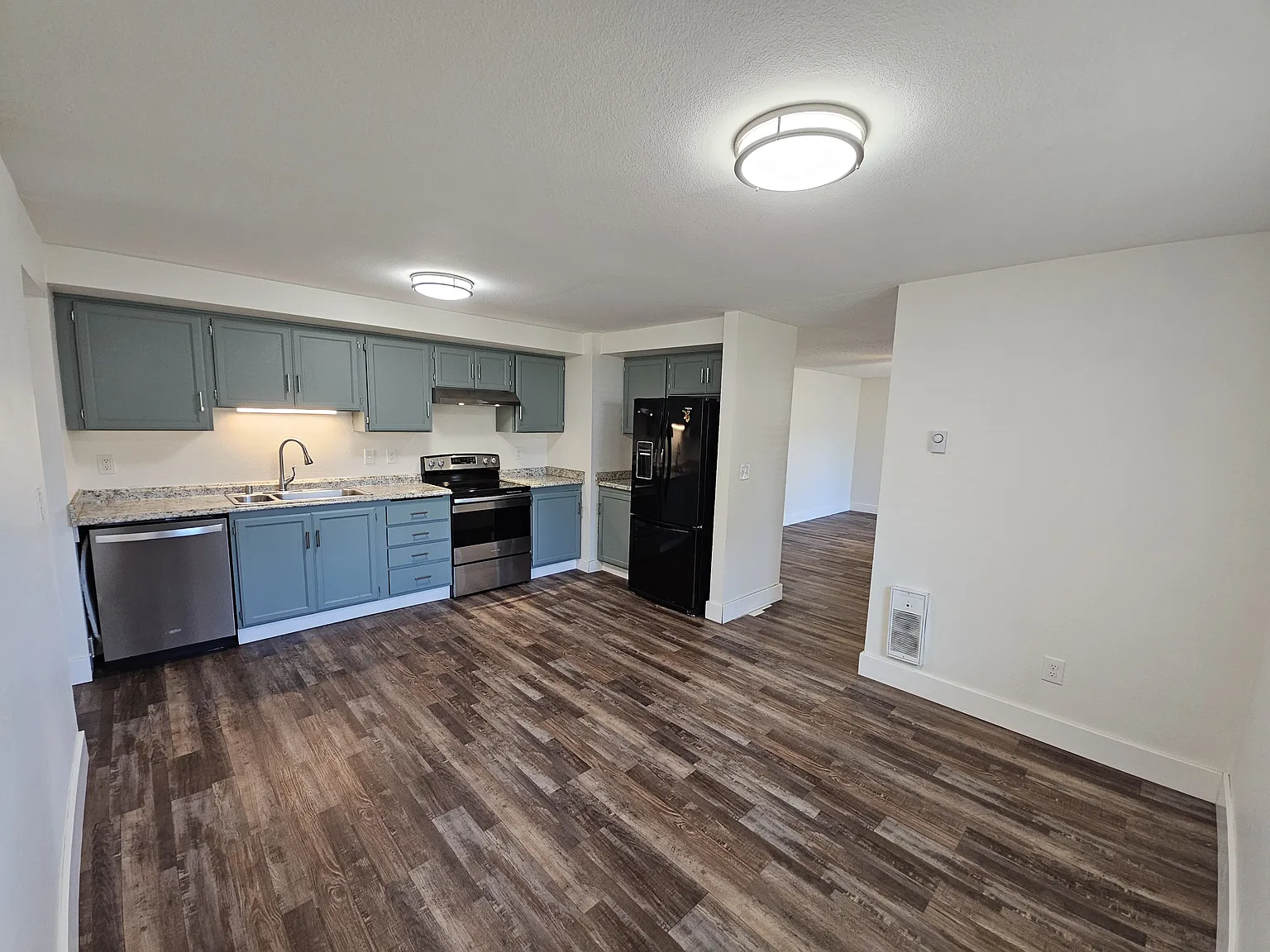 4 bed, 1522 sqft, $2,695 — Photo 4