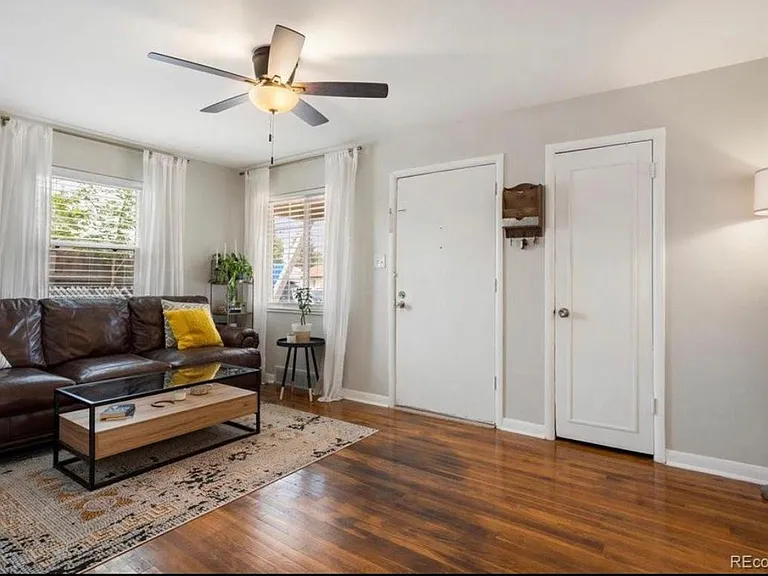 860 Oakland St — Photo 5