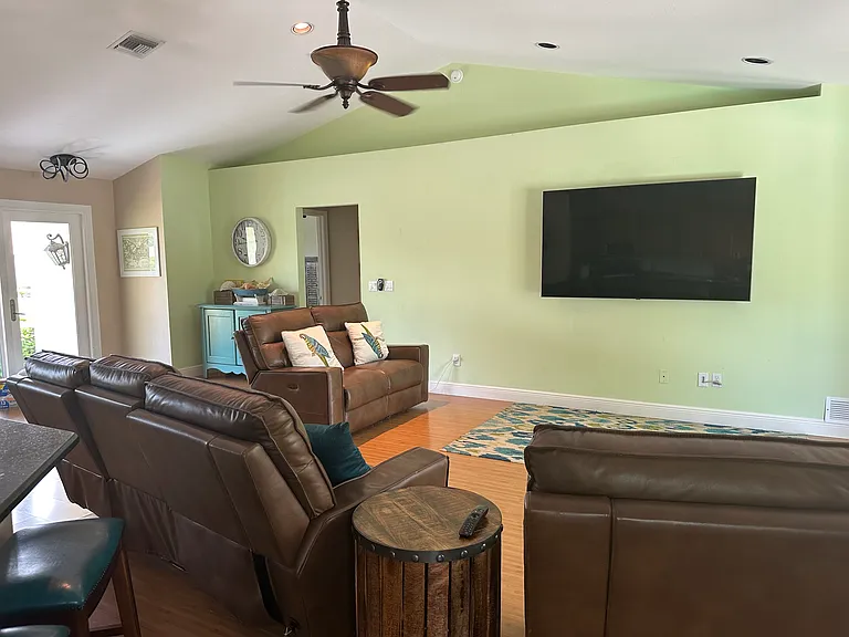 931 Sycamore Ct — Photo 8
