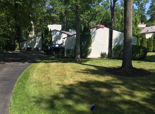 336 Crescent Dr, Lake Bluff, IL