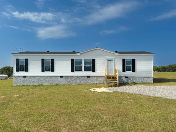 30 Jonathan Dr, Chatsworth, GA 30705