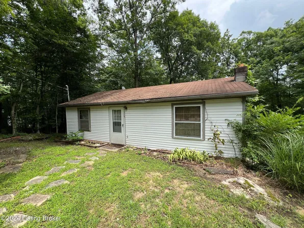 318 Woodland Dr, Mammoth Cave, KY 42259