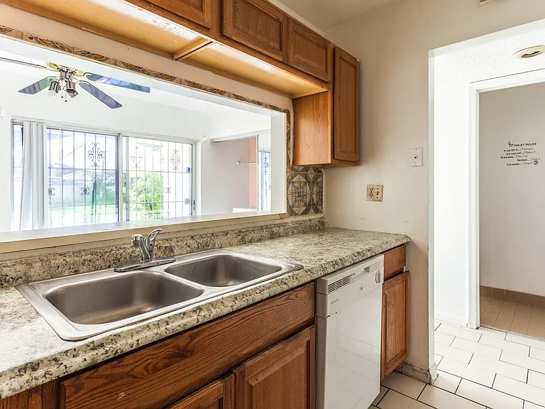 5080 Elmhurst Rd E #C — Photo 8