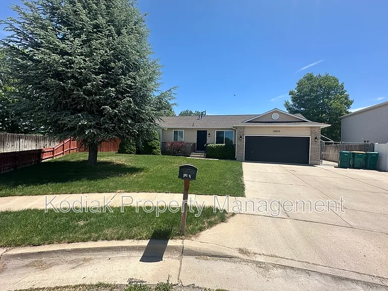 1802 S 200 W — Photo 18