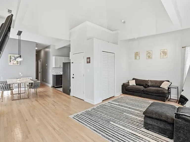 3248 W Maypole Ave #2 — Photo 6