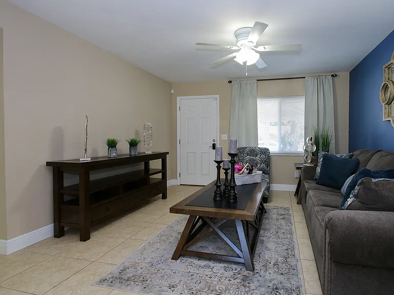 10926 N 29th Streethillsborough Country — Photo 15