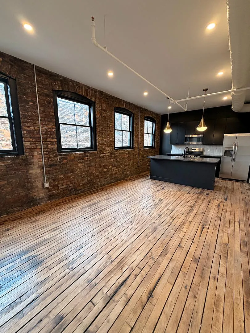 31 N. Huron Street - Apt 305 — Photo 3