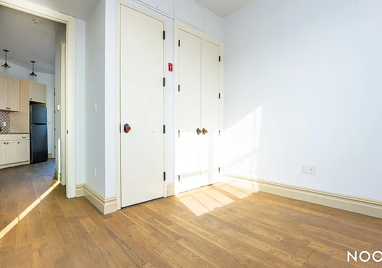 1359 Myrtle Ave #4R — Photo 8