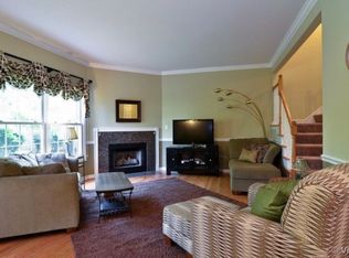 1823 Monroe Ct #5, Glenview, IL 60025