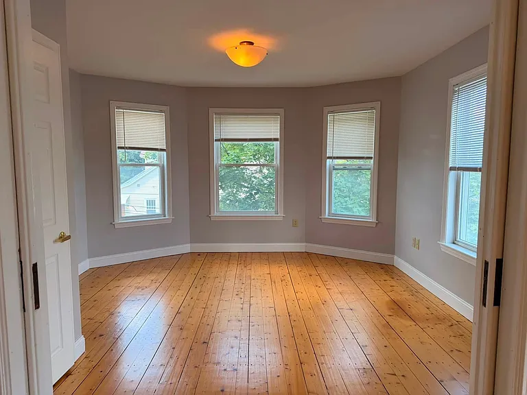 575 Summer St — Photo 2