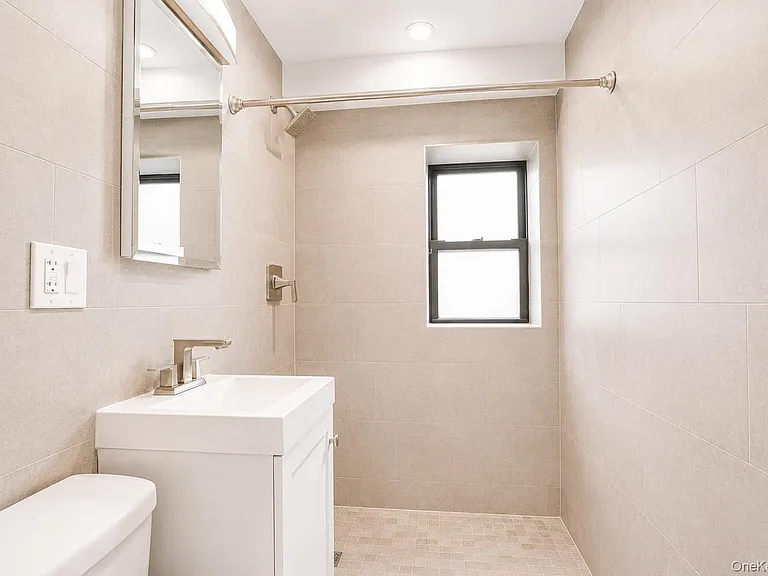 470 E Broadway #A3 — Photo 13