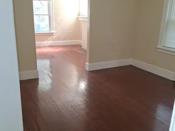 9187 Manor St, Detroit, MI 48204
