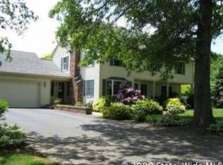 24 Stanhope Dr, Barrington, RI 02806