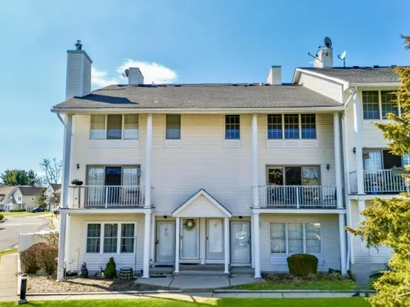 10 Amherst Ct, Hamburg Boro, NJ 07419